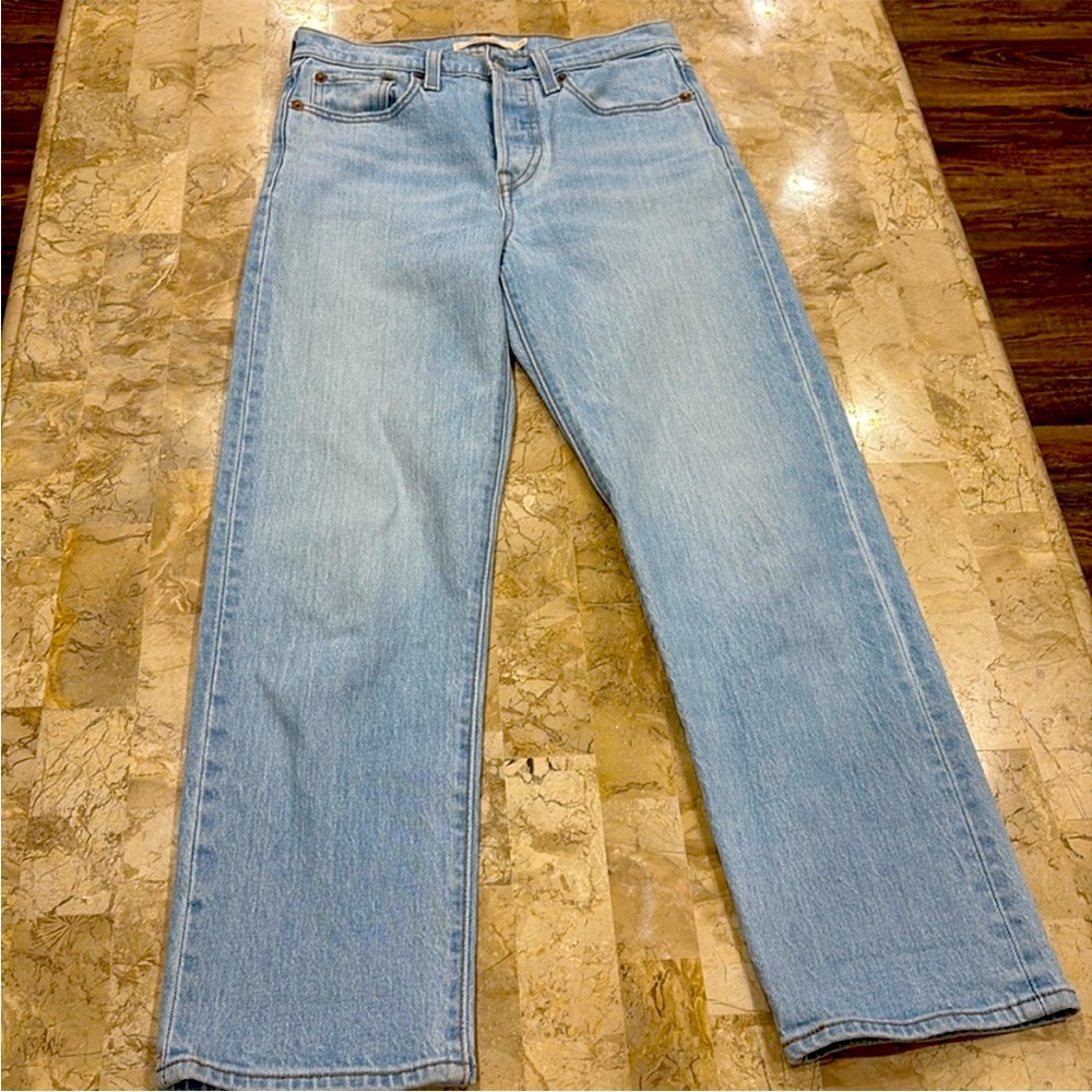 Levi’s wedgie straight Jean light wash